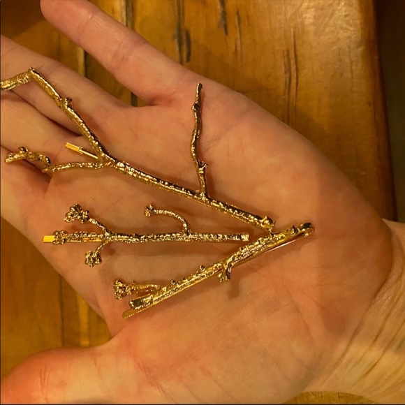 Anthro Lil’ Twig Hair Pins in Gold - Picture 4 of 5